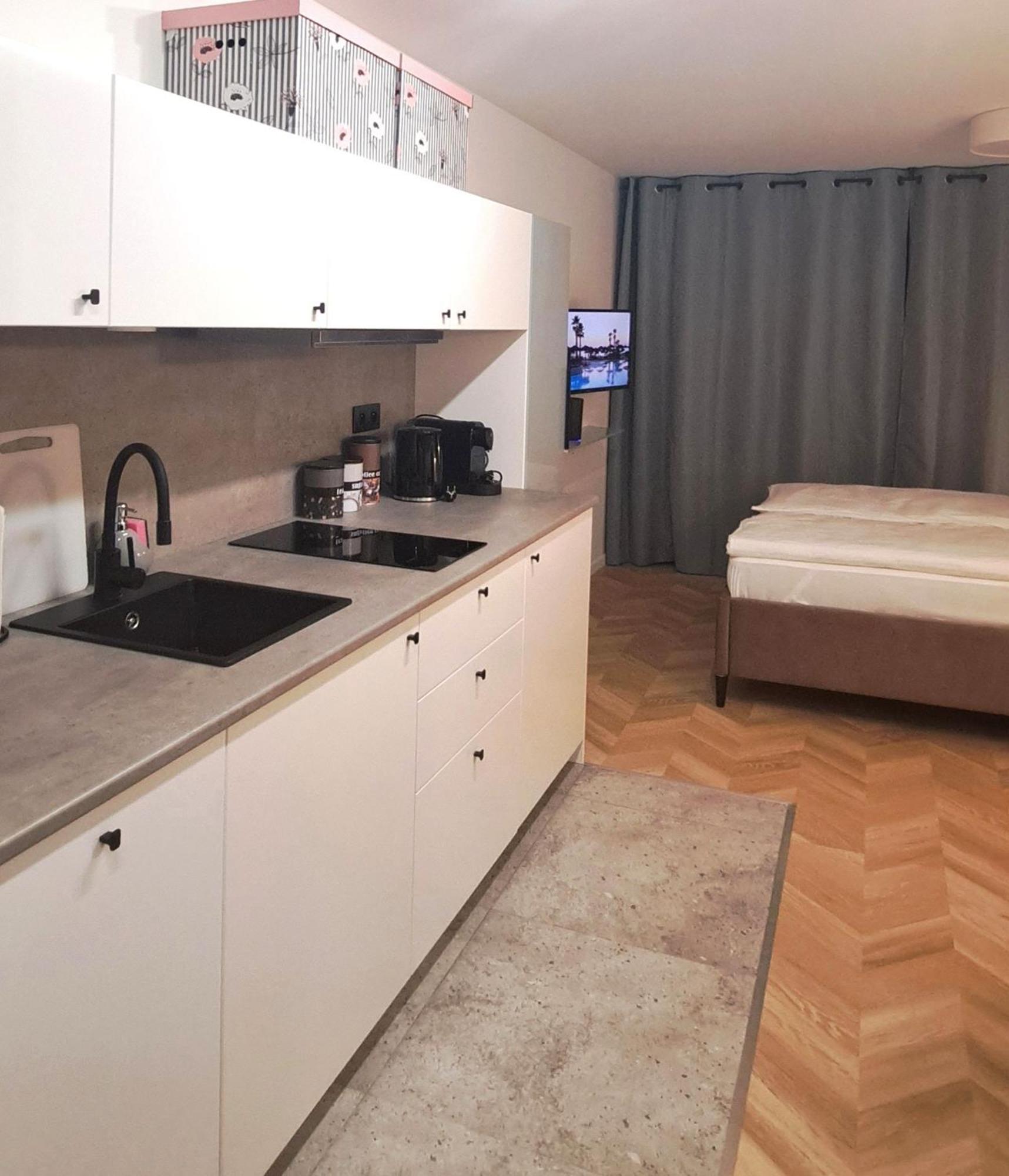 Falcon Apartment Center 4 Metro Swietokrzyska Warszawa Zewnętrze zdjęcie